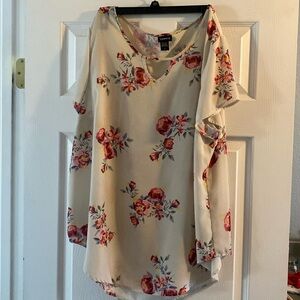 Torrid Size 2 Floral Blouse Top